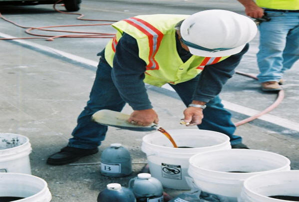DOT Mixing GeoSet Rapid Load Bearing Concrete Repair Slurry